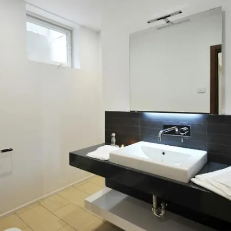 Sleeps 9 Pool Air Con * 皮尔斯亚